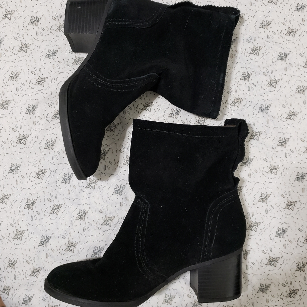 White Mountain Black heeled ankle boot